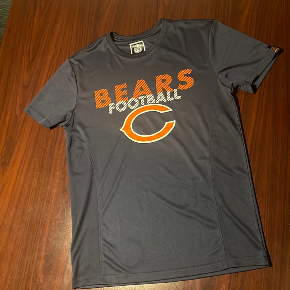 New without tags men’s medium Chicago Bears dri-fit NFL tshirt